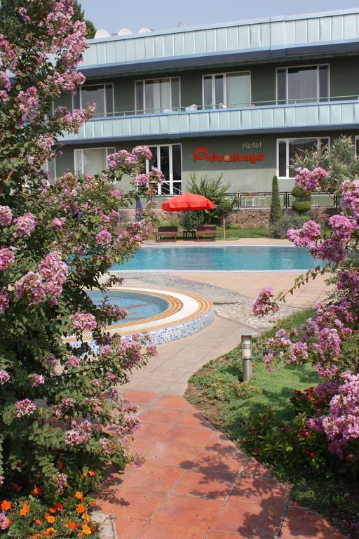 Advantage Hotel Samarkand Exterior foto