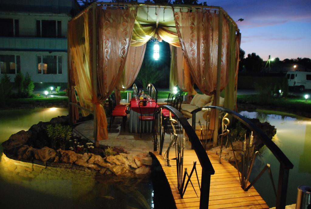 Advantage Hotel Samarkand Exterior foto